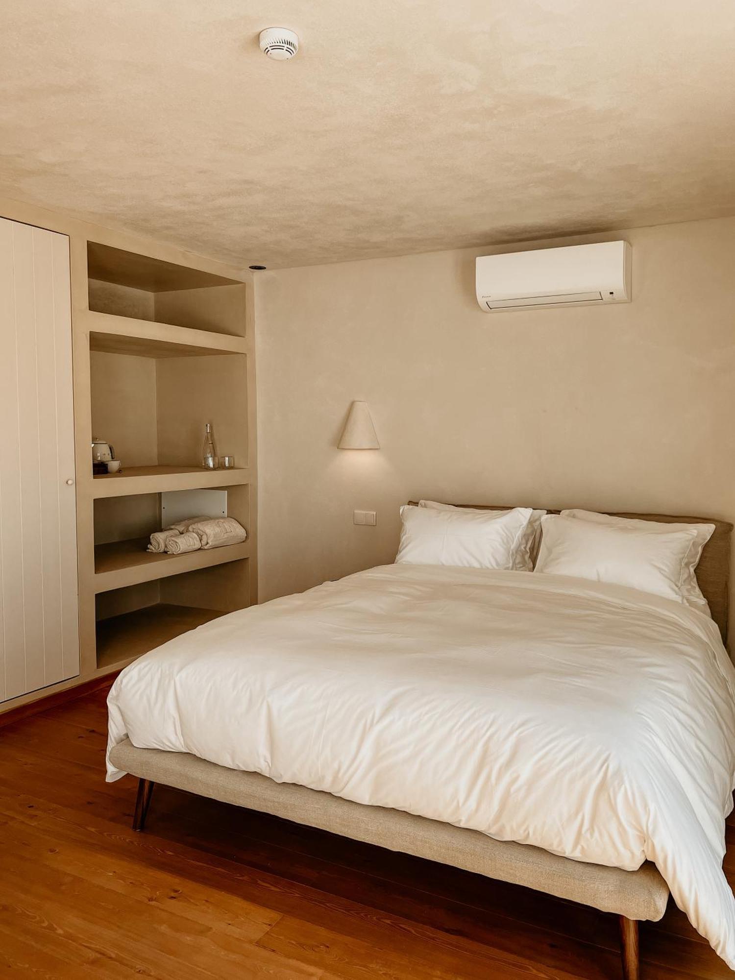 Casa Dos Mercados Bed & Breakfast